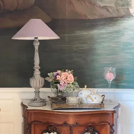 Aristide Oda ve Kahvaltı