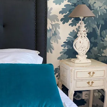 Oda ve Kahvaltı Aristide